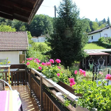 Dreimaderlhaus Apartmán Velden am Wörthersee